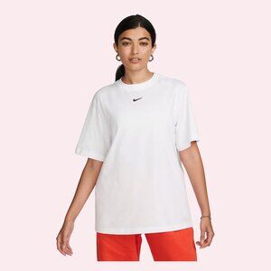 Nike The Nike Tee Loose Fit Size Small